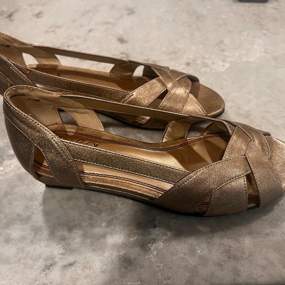 Life Stride Gold Woven Flats